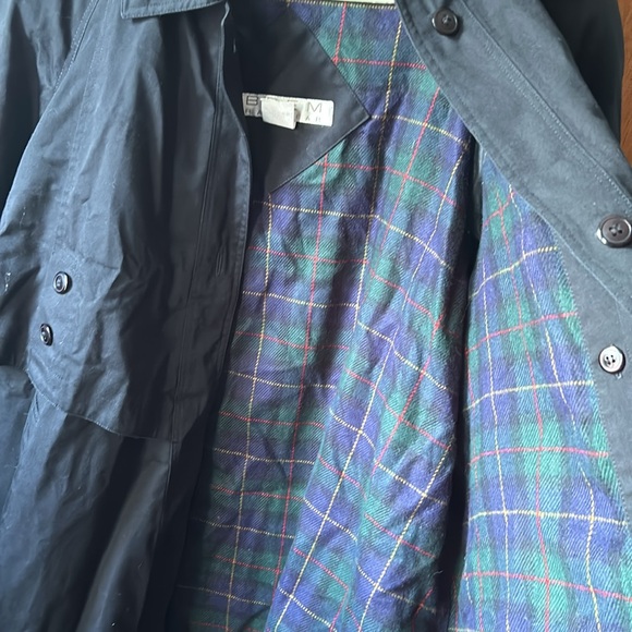 Womans coat/jacket has all buttons - Picture 5 of 5